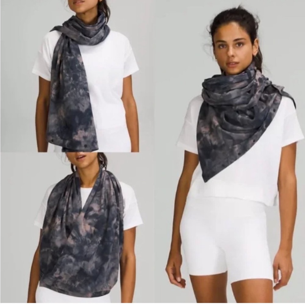 Lululemon customizable snap scarf nwt